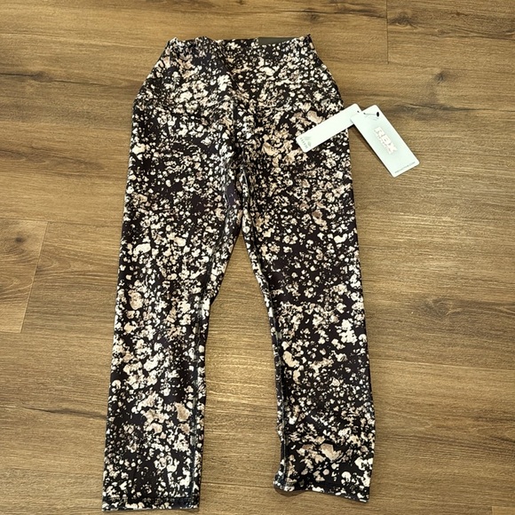 NWT RBX Peached Tech Flex 3/4 Leggings. Size Small. - Picture 2 of 6